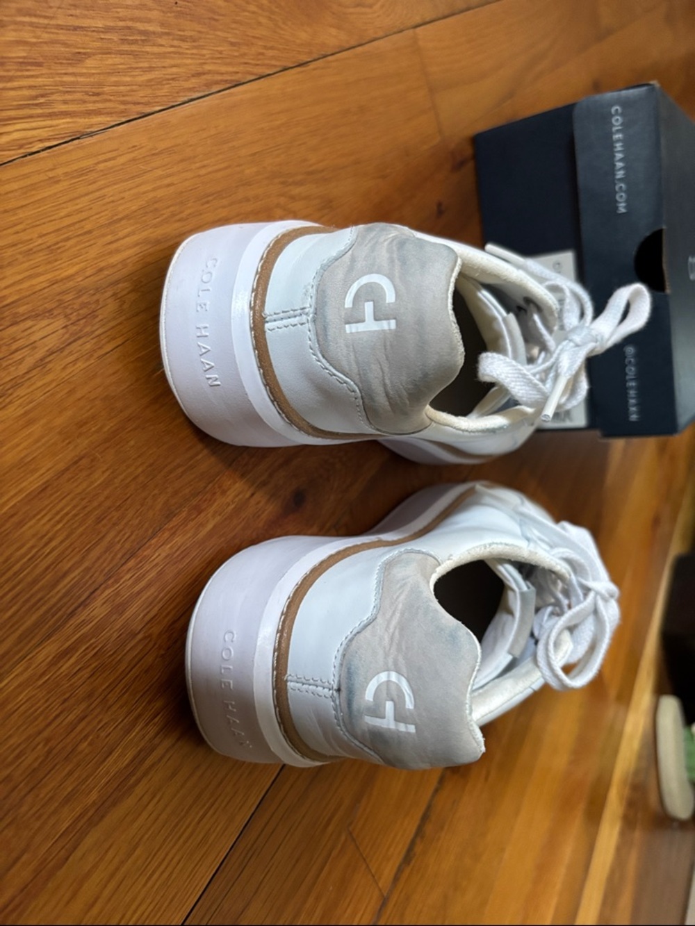 Cole Haan Women’s White Leather Sneakers with Tan Trim size 6 1/2 - Picture 6 of 8